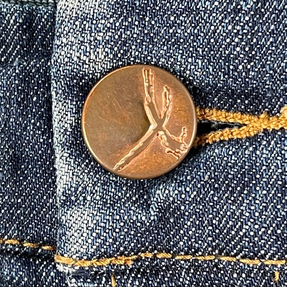 !iT Jeans size 24 medium wash Bermuda jean  shorts, like new condition - Picture 3 of 13